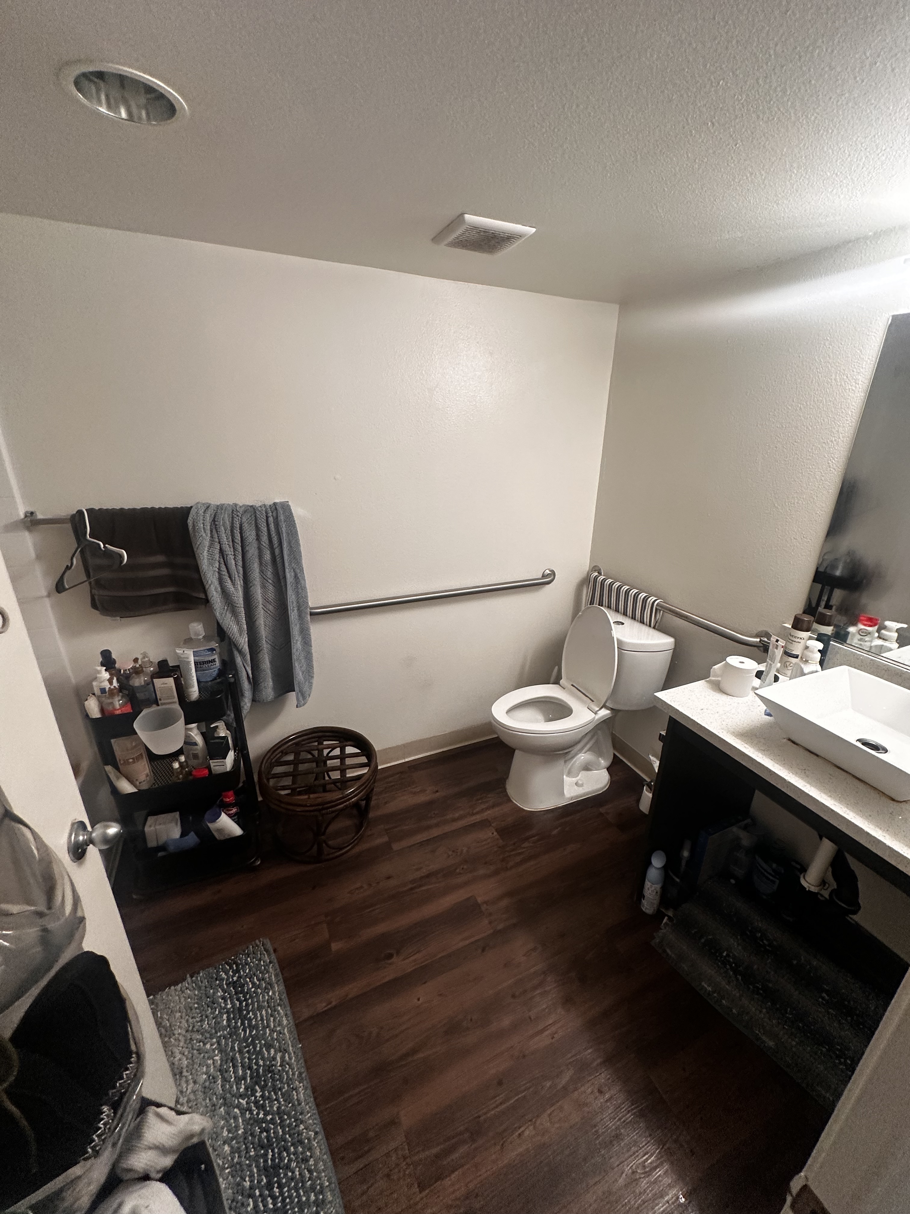 Apartment 2 bed 2 bath Shared with one person, ucla, 433 Midvale Ave, Los Angeles, CA 90024, USA, Photo:2