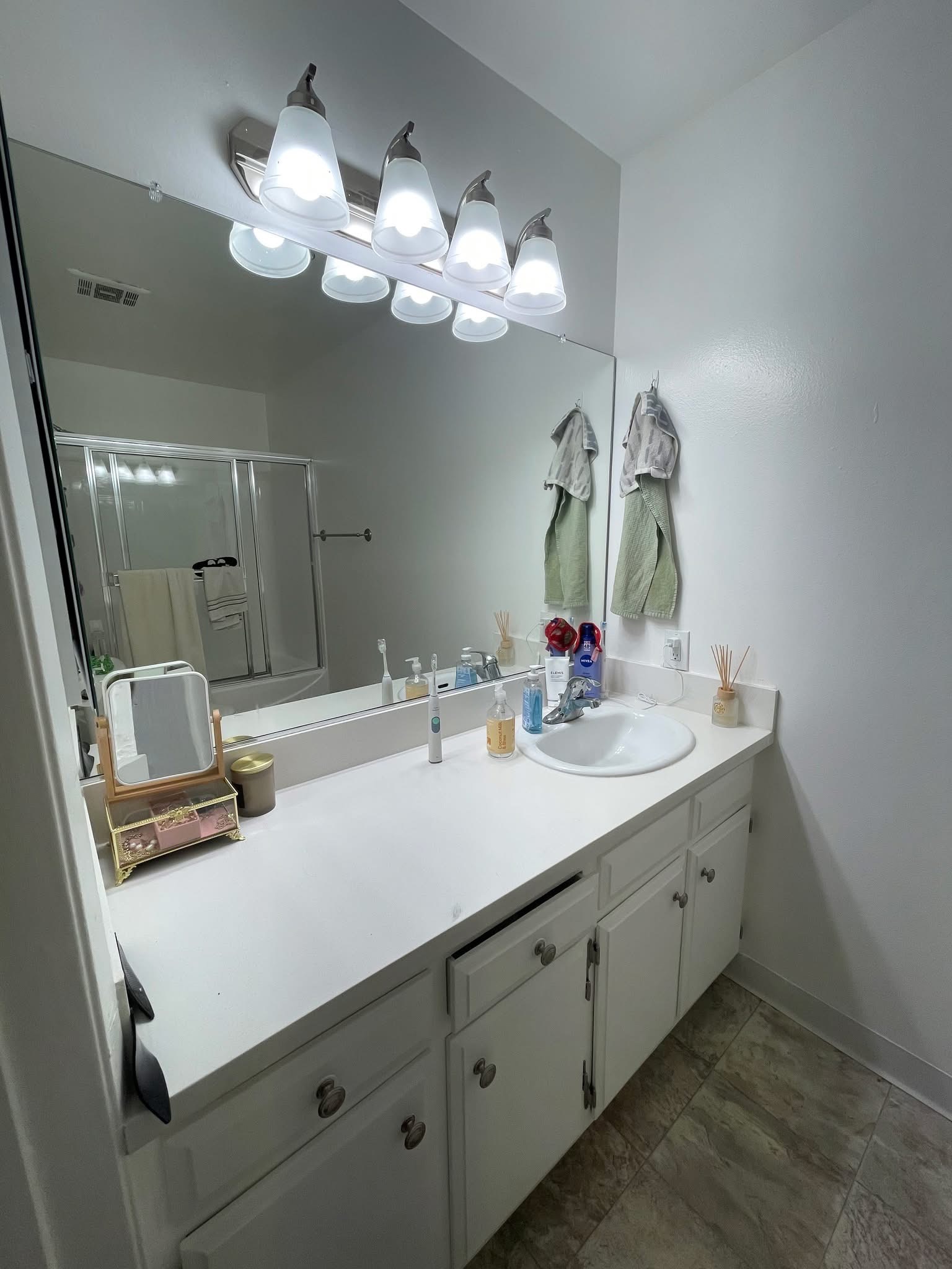 Westwood Park Apartments, ucla, 550 Veteran Ave, Los Angeles, CA 90024, USA, Photo:5