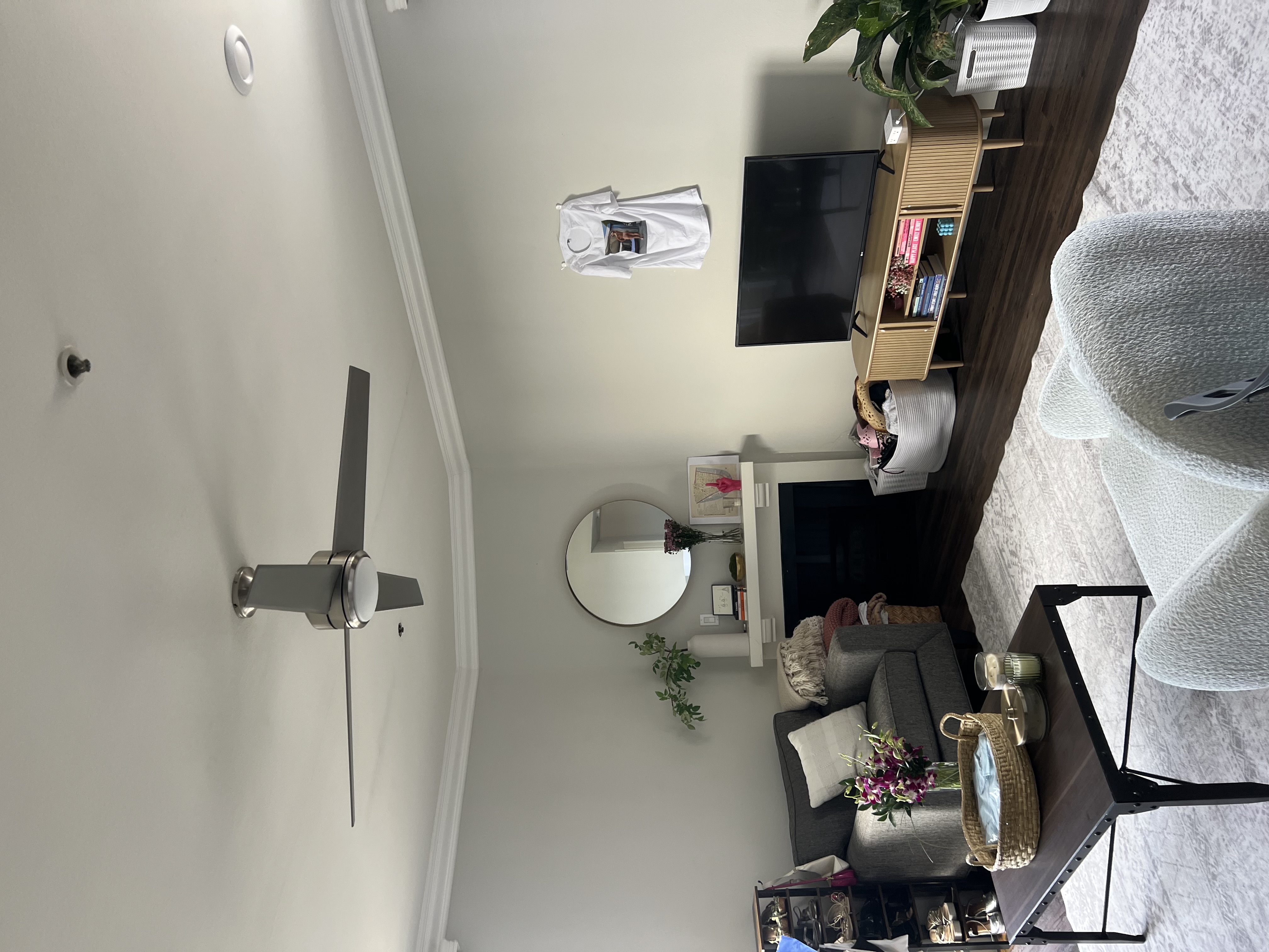 2bd/2bth Looking for F Roommates, Fall Quarter Sublease (Sep-Dec) RENT NEGOTIABLE!, ucla, 540 Midvale Ave, Los Angeles, CA 90024, USA, Photo:0