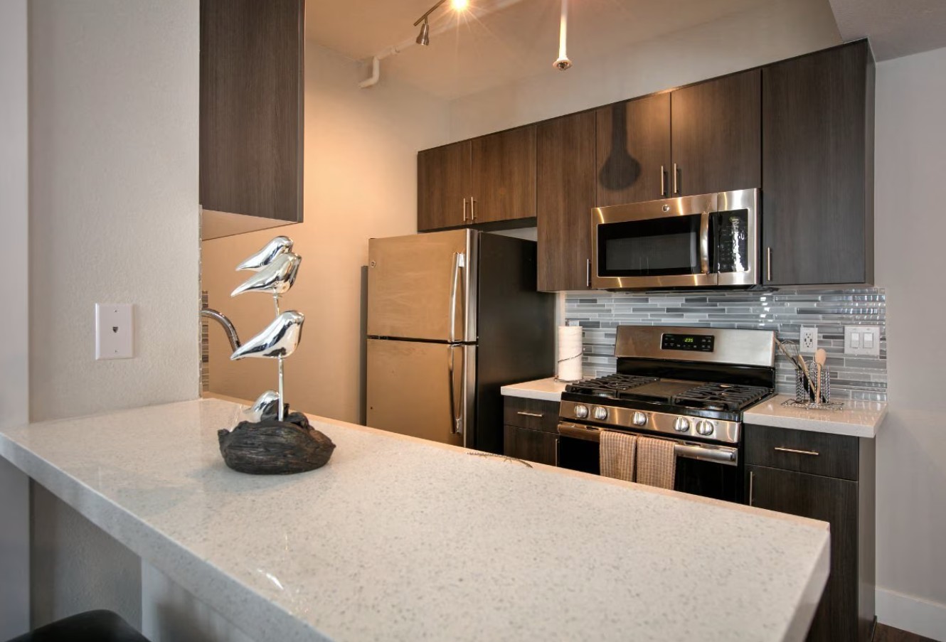 2bd/2bth Looking for F Roommates, Fall Quarter Sublease (Sep-Dec) RENT NEGOTIABLE!, ucla, 540 Midvale Ave, Los Angeles, CA 90024, USA, Photo:4