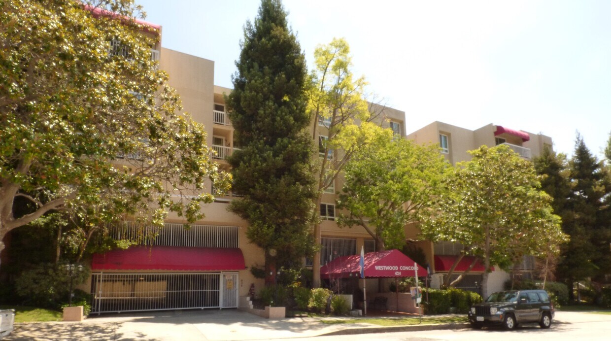 Summer 424 Veteran (15 Min from Campus), ucla, 424 Veteran Ave, Los Angeles, CA 90024, USA