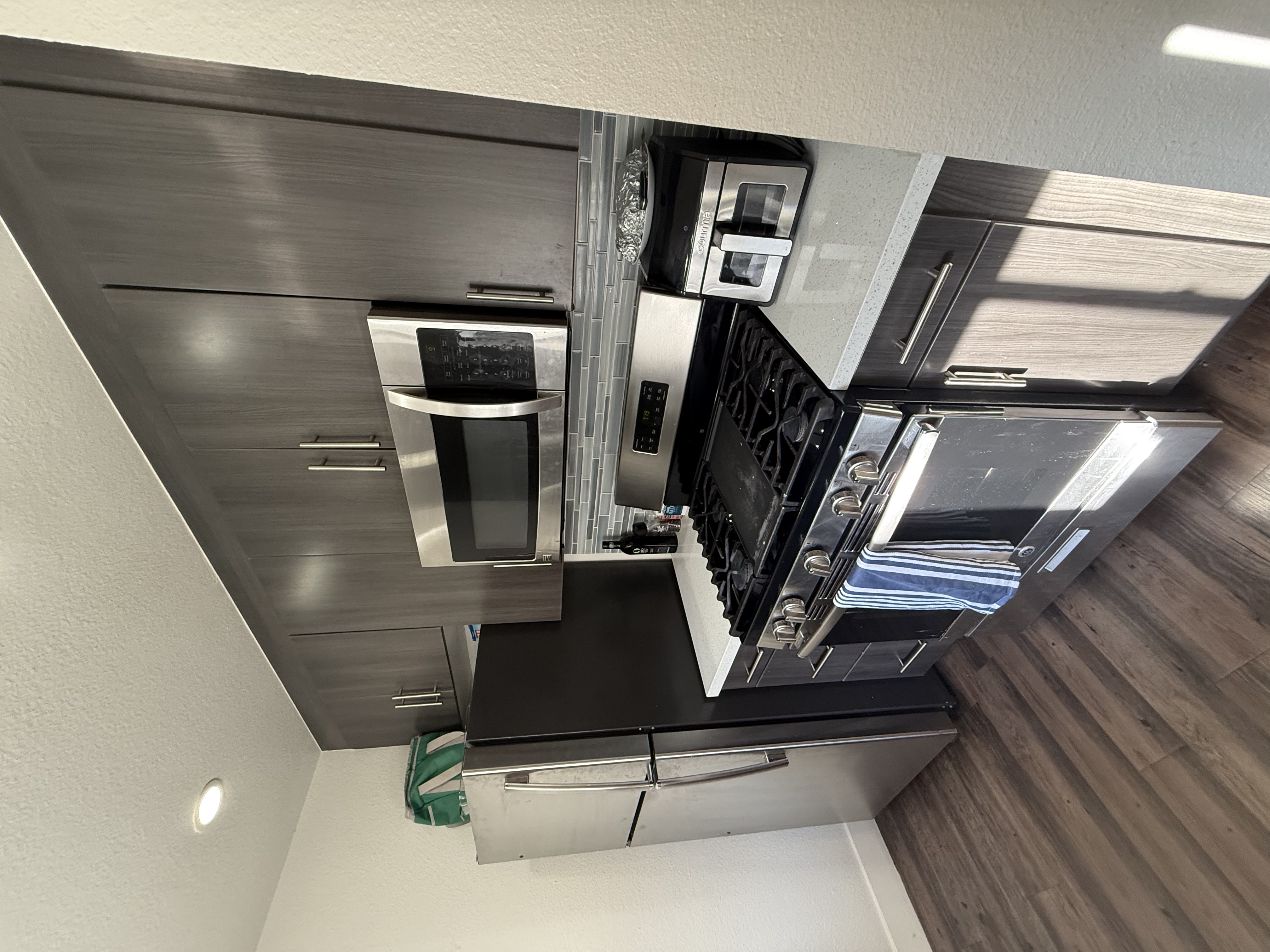 Atrium apartments Fall Sublet, ucla, 10965 Strathmore Dr, Los Angeles, CA 90024, USA, Photo:5