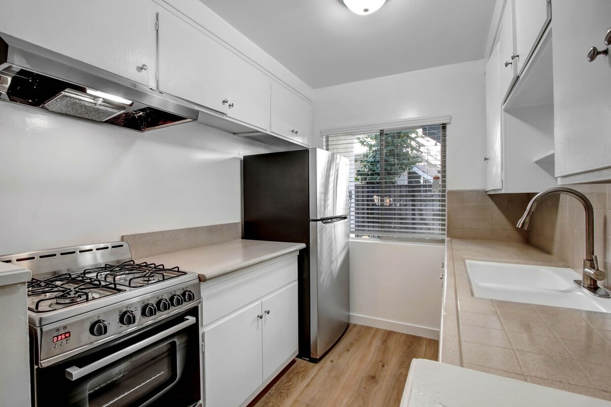 11615 Darlington Ave, ucla, 11615 Darlington Ave Unit 05, Los Angeles, CA 90049