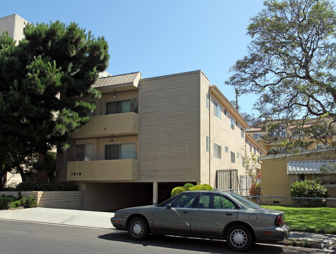 1216 Brockton Ave, ucla, 1216 Brockton Ave, Los Angeles, CA 90025, United States