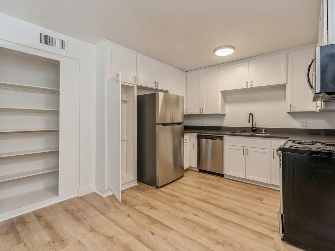 Palmilla, sdsu, 5474 Reservoir Dr, San Diego, CA 92120