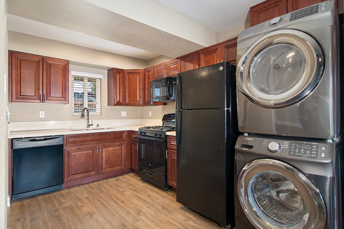 Pacific Cove, sdsu, 4025 Oakcrest Dr, San Diego, CA 92105