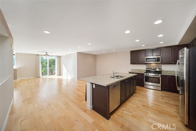 87 Waldorf, uci, 87 Waldorf, Irvine, CA 92612