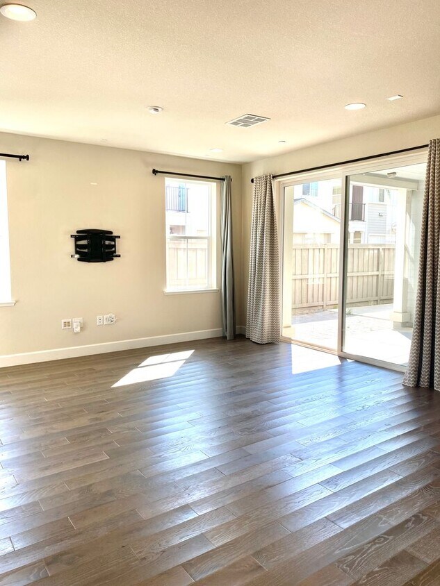 1910 Cannery Loop, ucd, 1910 Cannery Loop, Davis, CA 95616