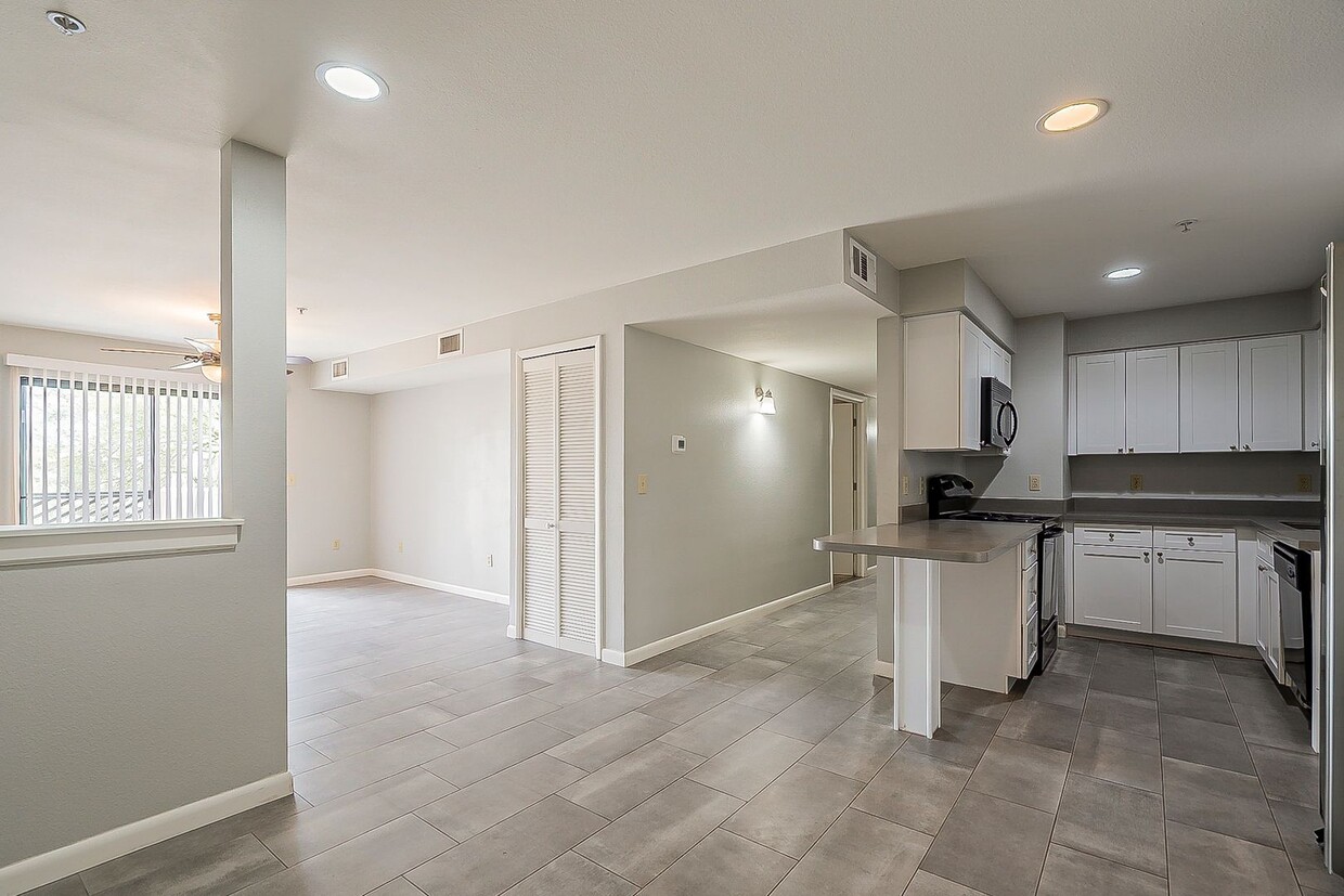 1005 E 8th St Unit 2007, asu, 1005 E 8th St, Tempe, AZ 85281