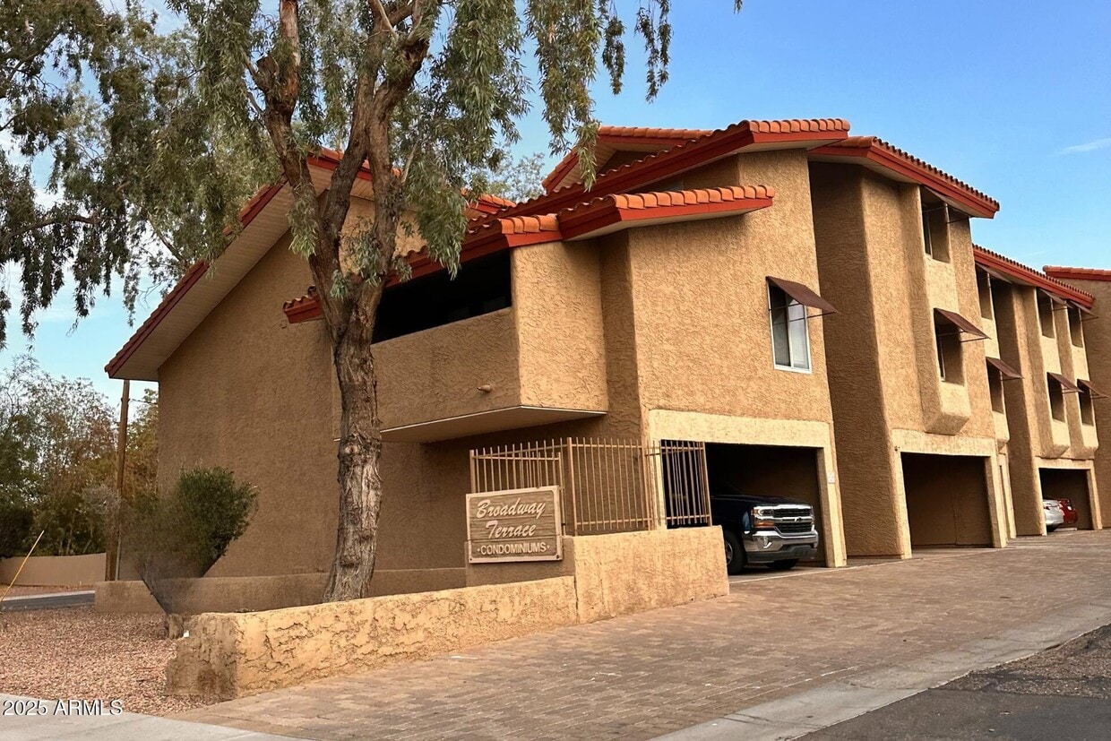 151 E Broadway Rd, asu, 151 E Broadway Rd, Tempe, AZ 85282