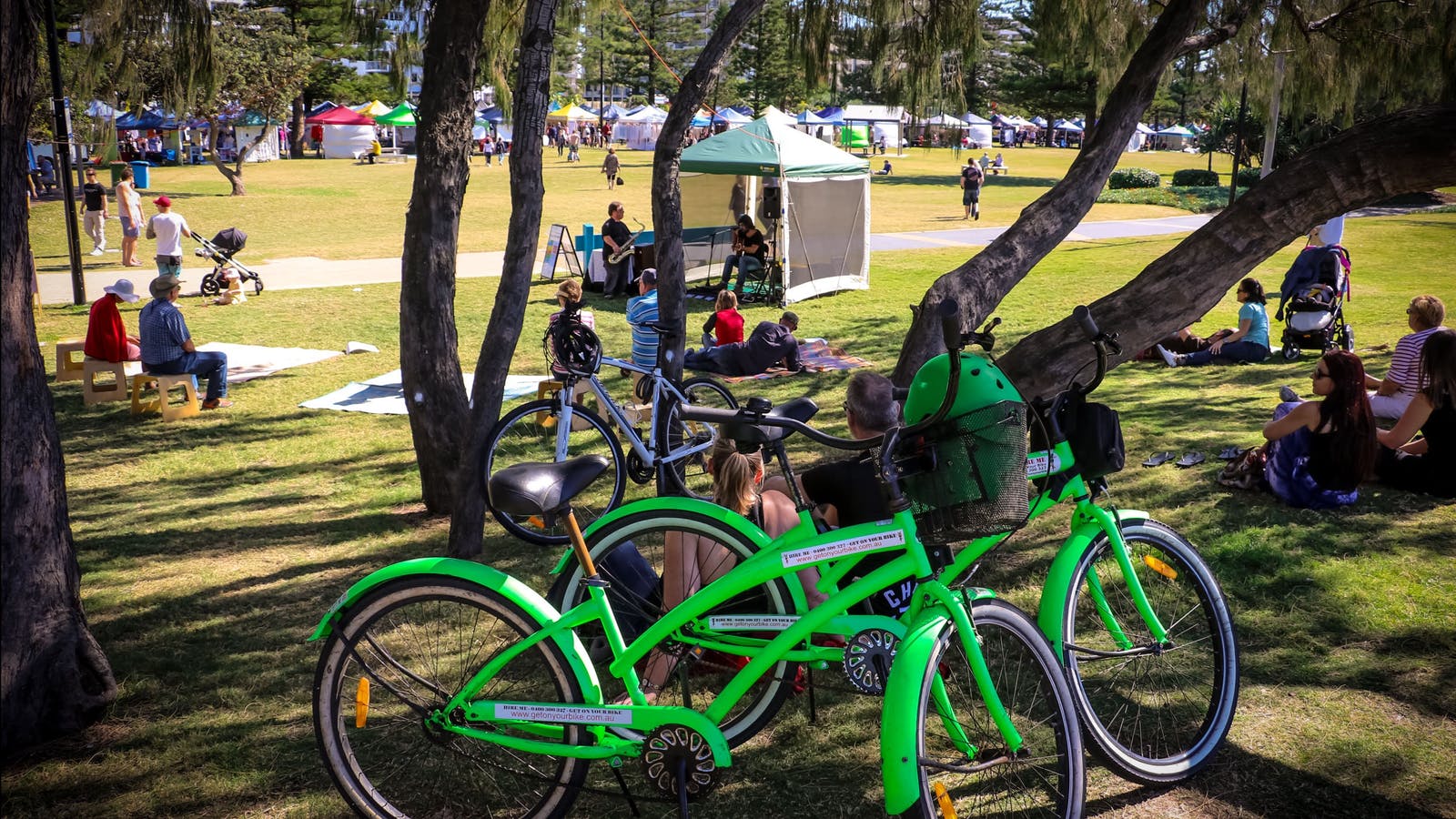 BROADBEACH ART AND CRAFT MARKETS