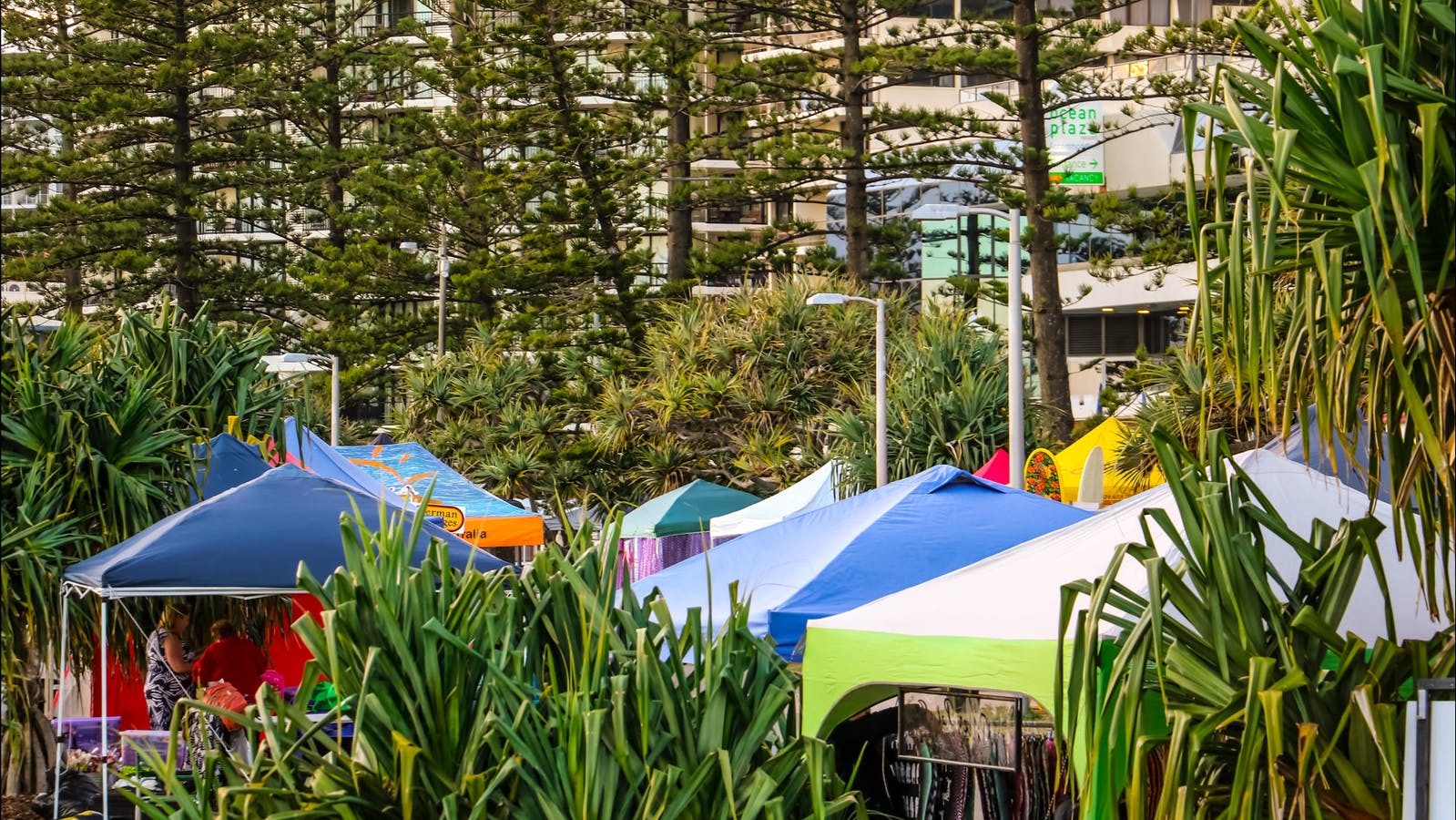 COOLANGATTA ART AND CRAFT MARKETS