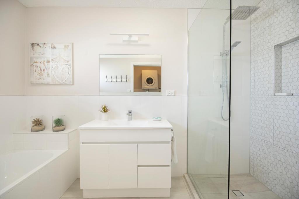 1 Bedroom Apartment with Ocean View
