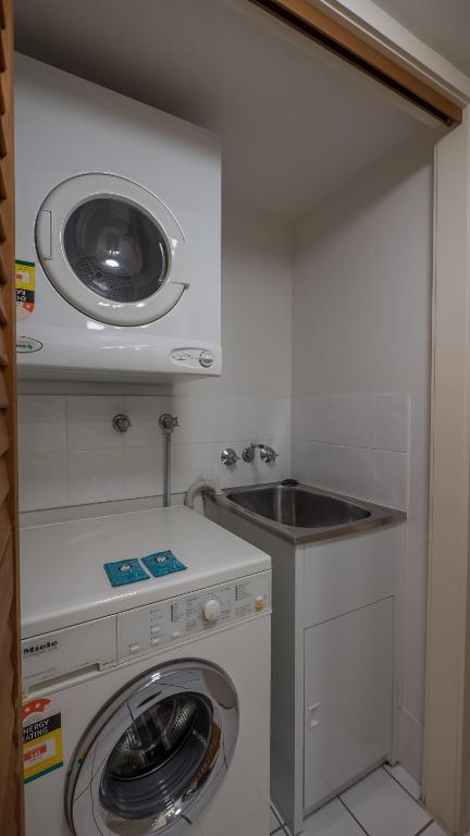 2 Bedroom Premier Apartment with River View