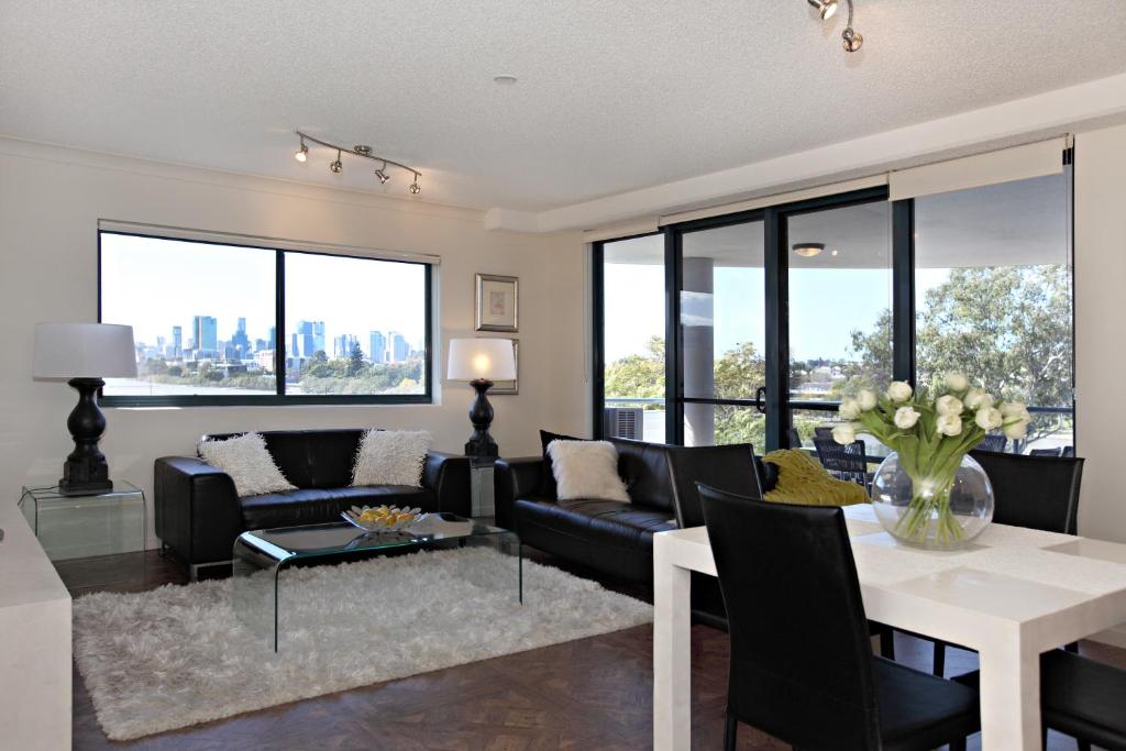 2 Bedroom Premier Apartment with River View