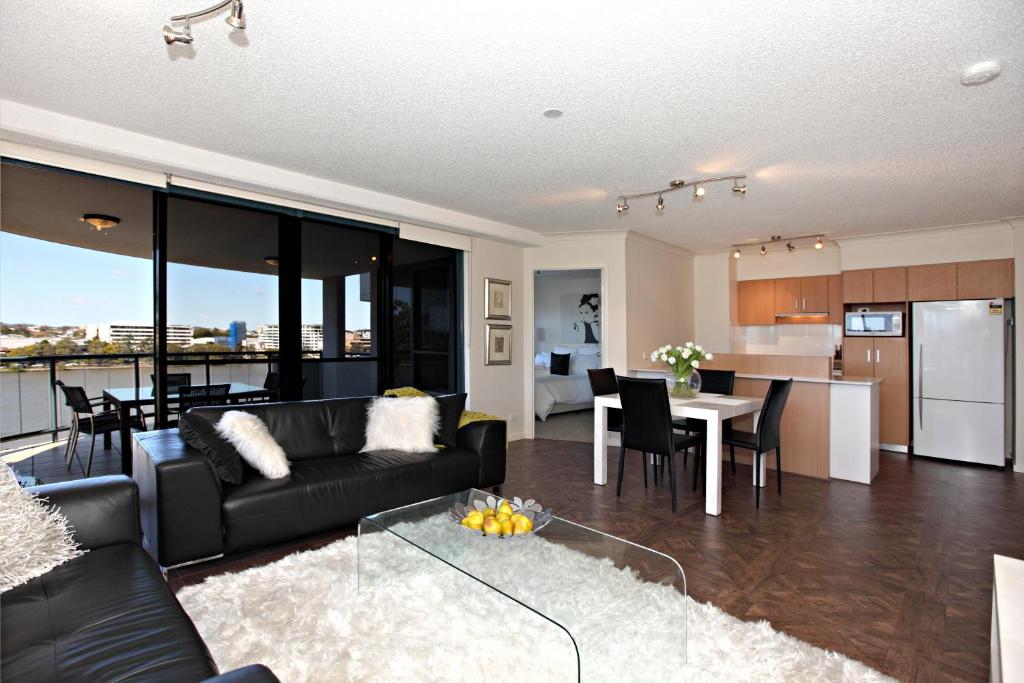 2 Bedroom Premier Apartment with River View