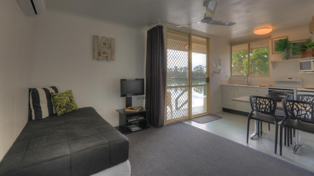 Bungalow 1 Bedroom Waterfront