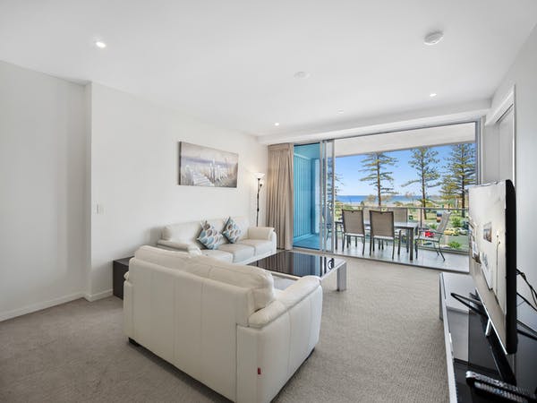 2 Bedroom Apartment Beach View