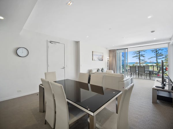 2 Bedroom Apartment Beach View
