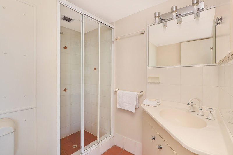 1 Bedroom Broadwater View