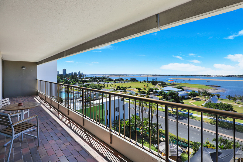 1 Bedroom Broadwater View