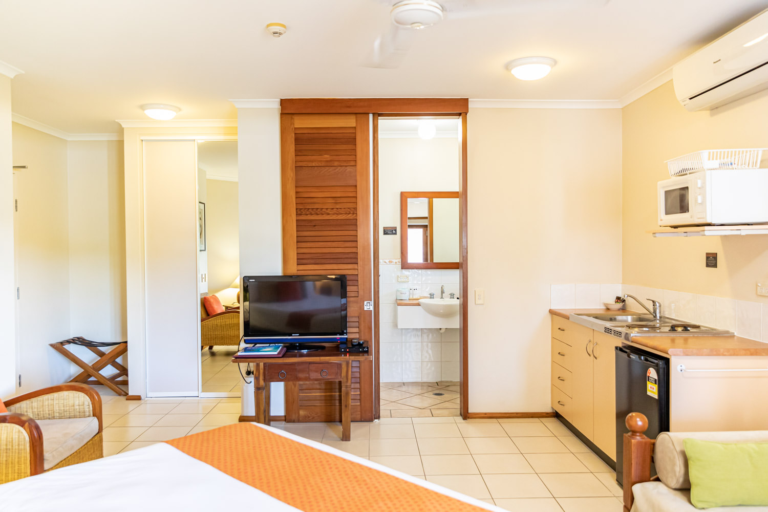 Studio Apartment
