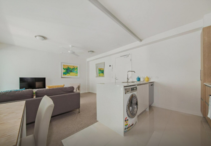 Classic Queen One Bedroom Apartment with Balcony