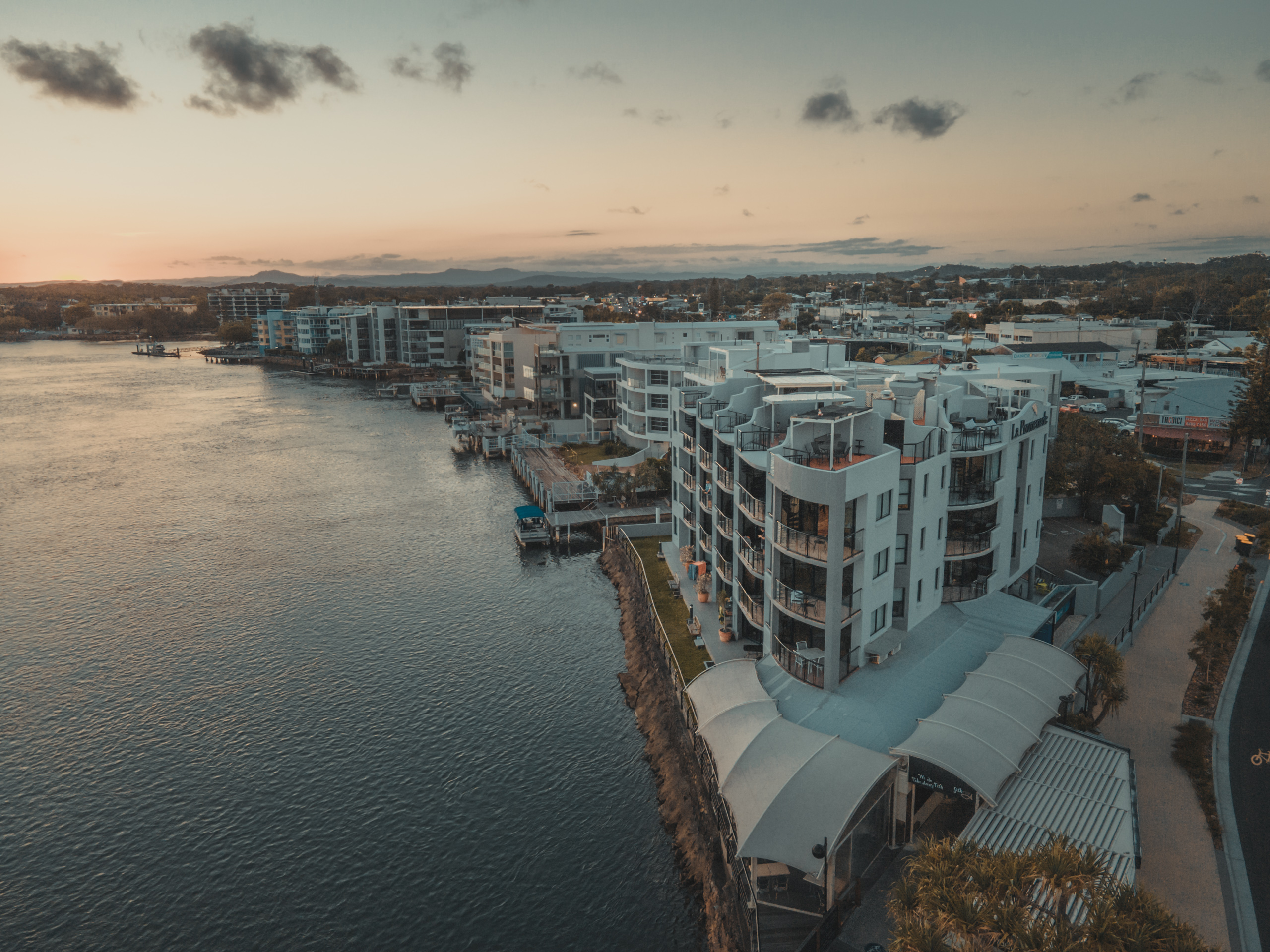 Executive 2 Bedroom WatersEdge