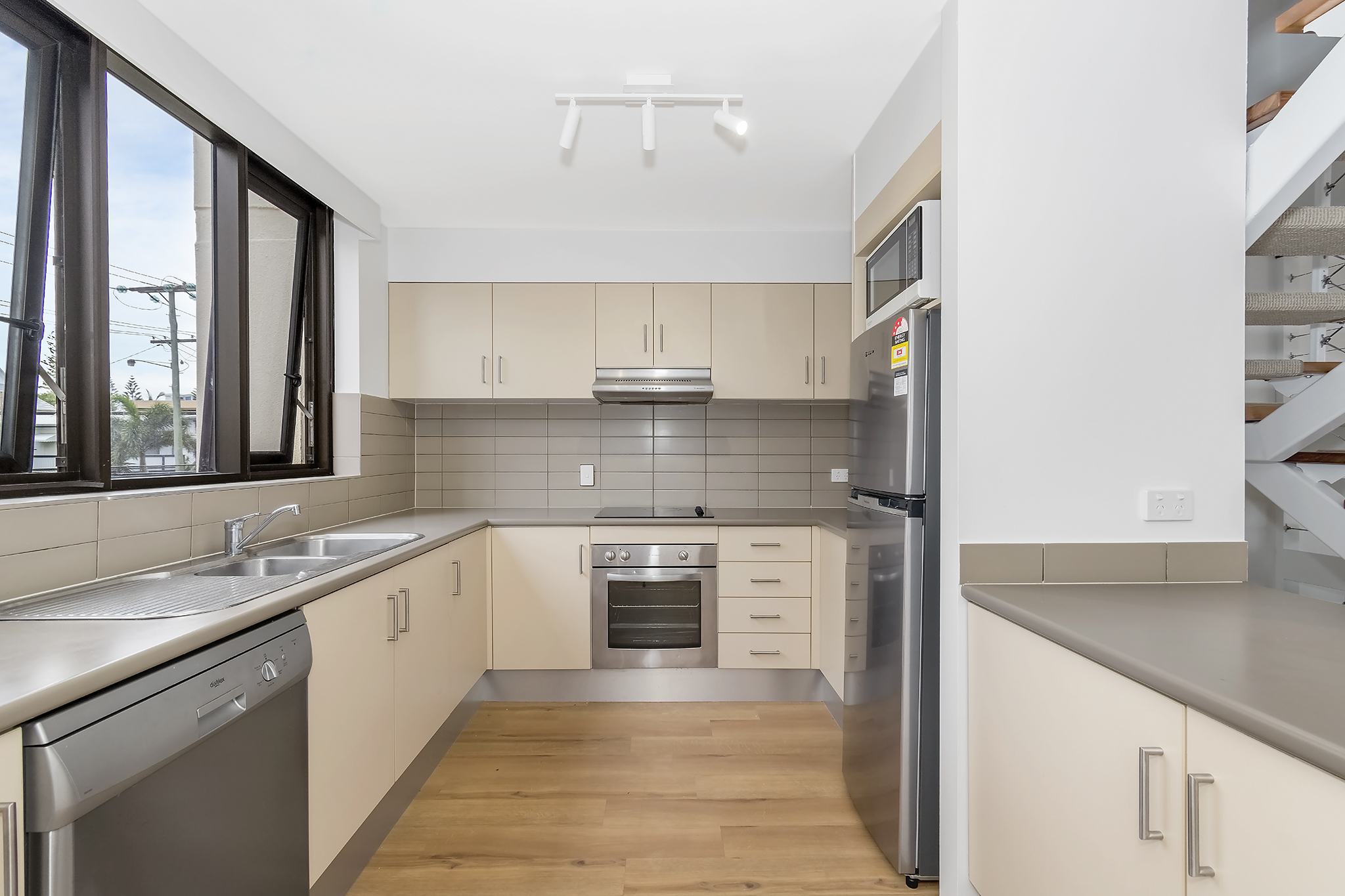 	 Town House 07- Ground level 2 Bedroom 2 Story Townhouse Superior