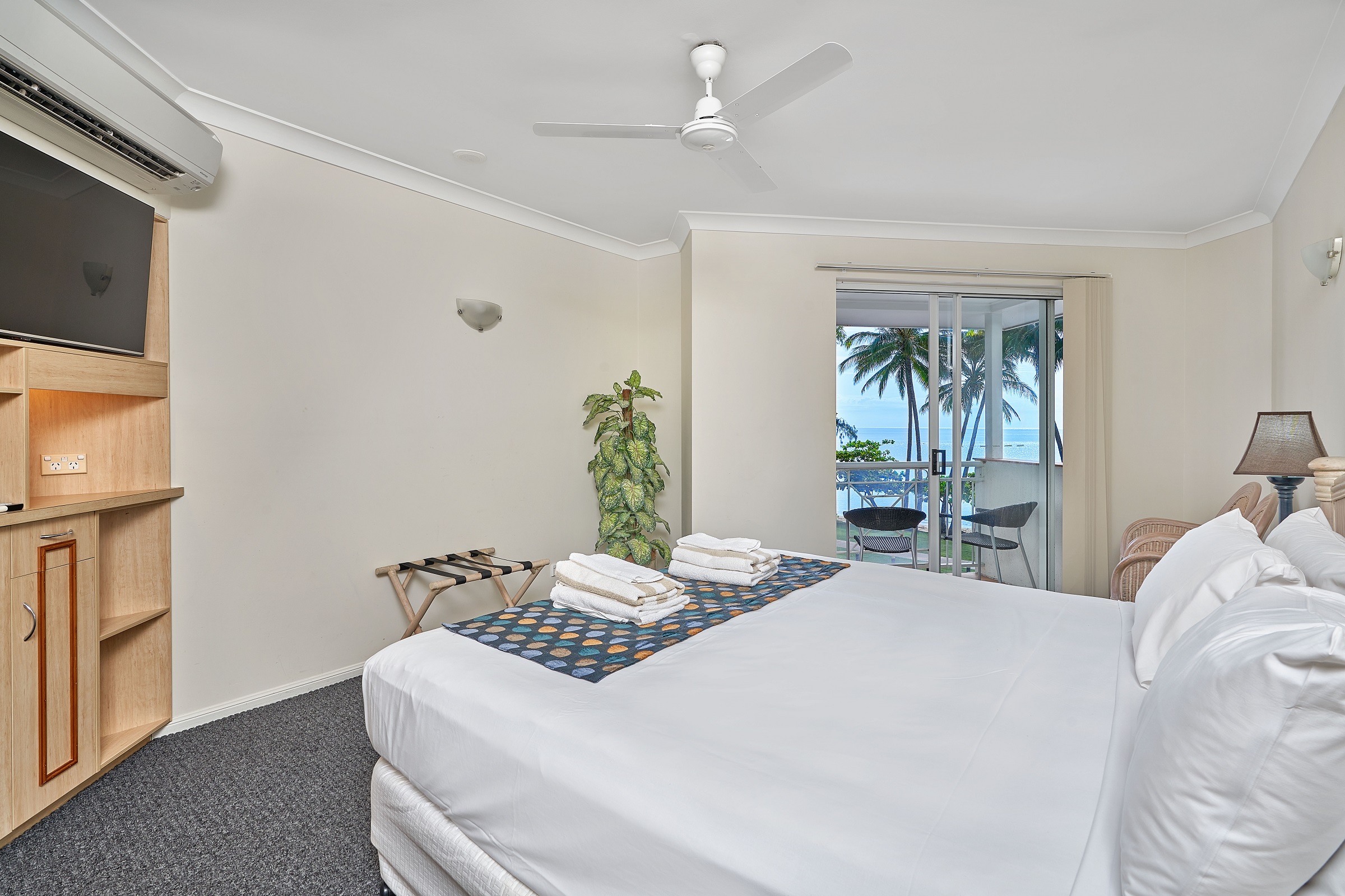 Alassio Beachfront Apartment 302