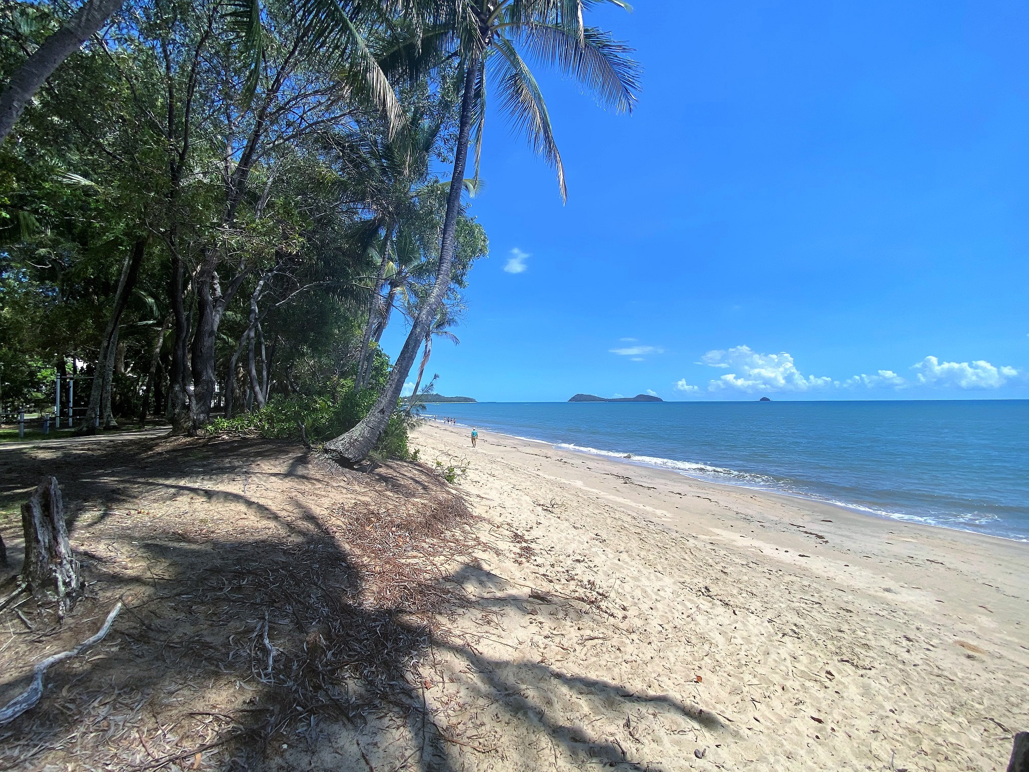 Ribbons Beachfront 2 Bedroom Apartment 4