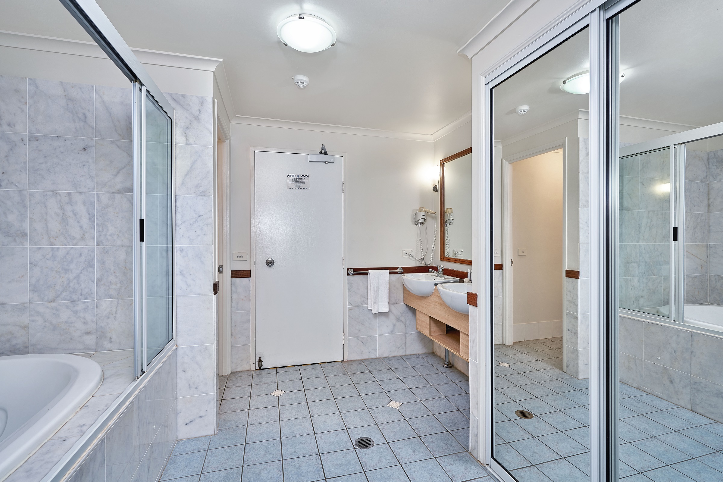 Alassio Beachfront Spa Suite 302/2