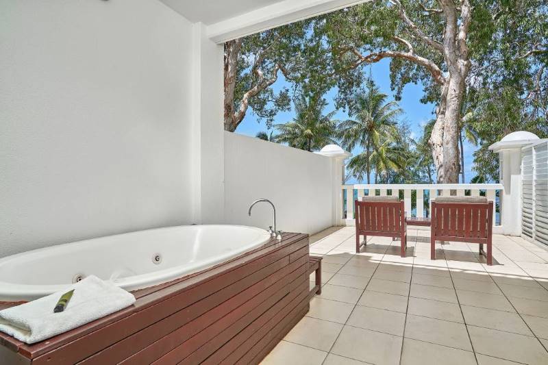 Beach Club Beachfront 3 Bedroom 1423/4