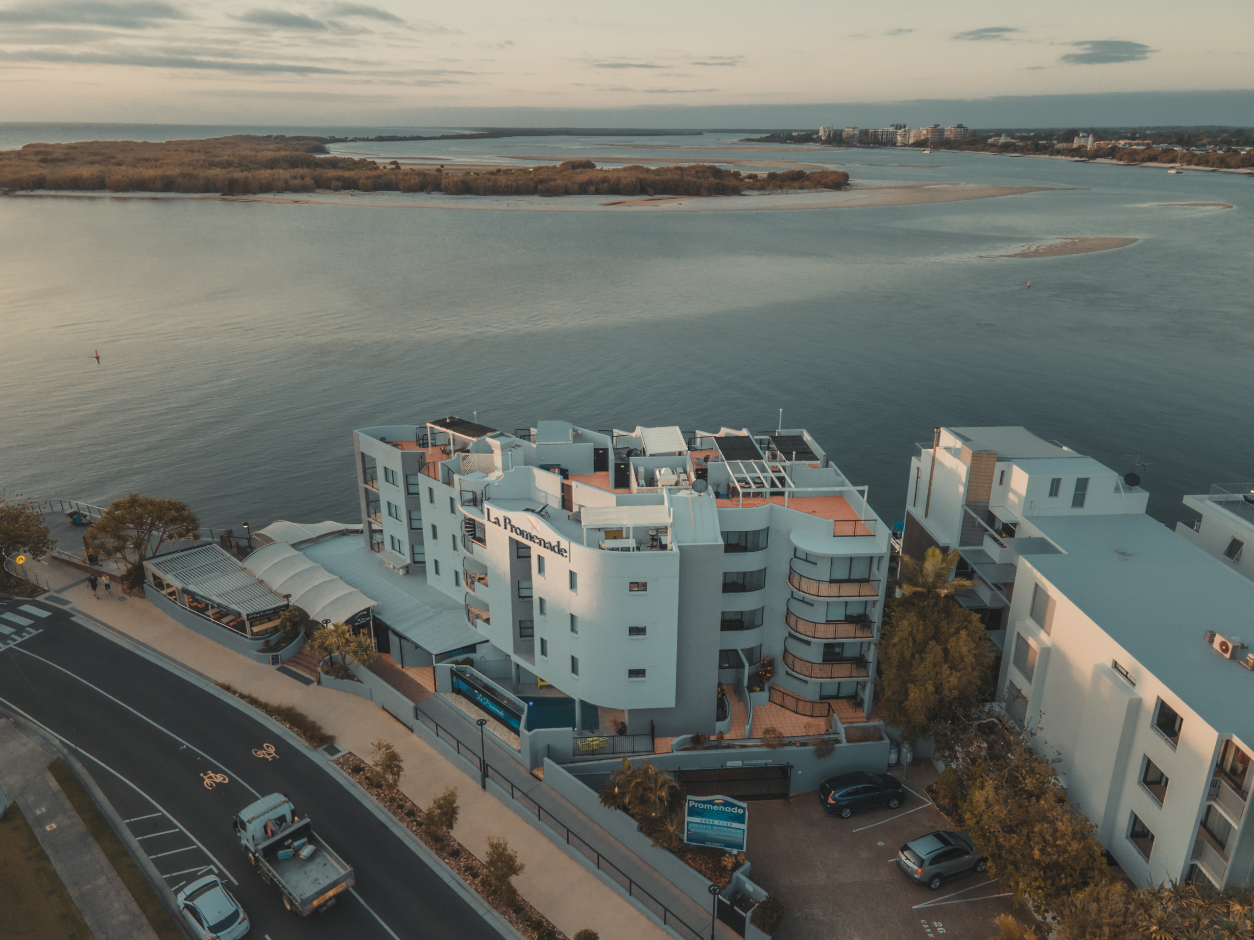 La Promenade Absolute Waterfront Apartments