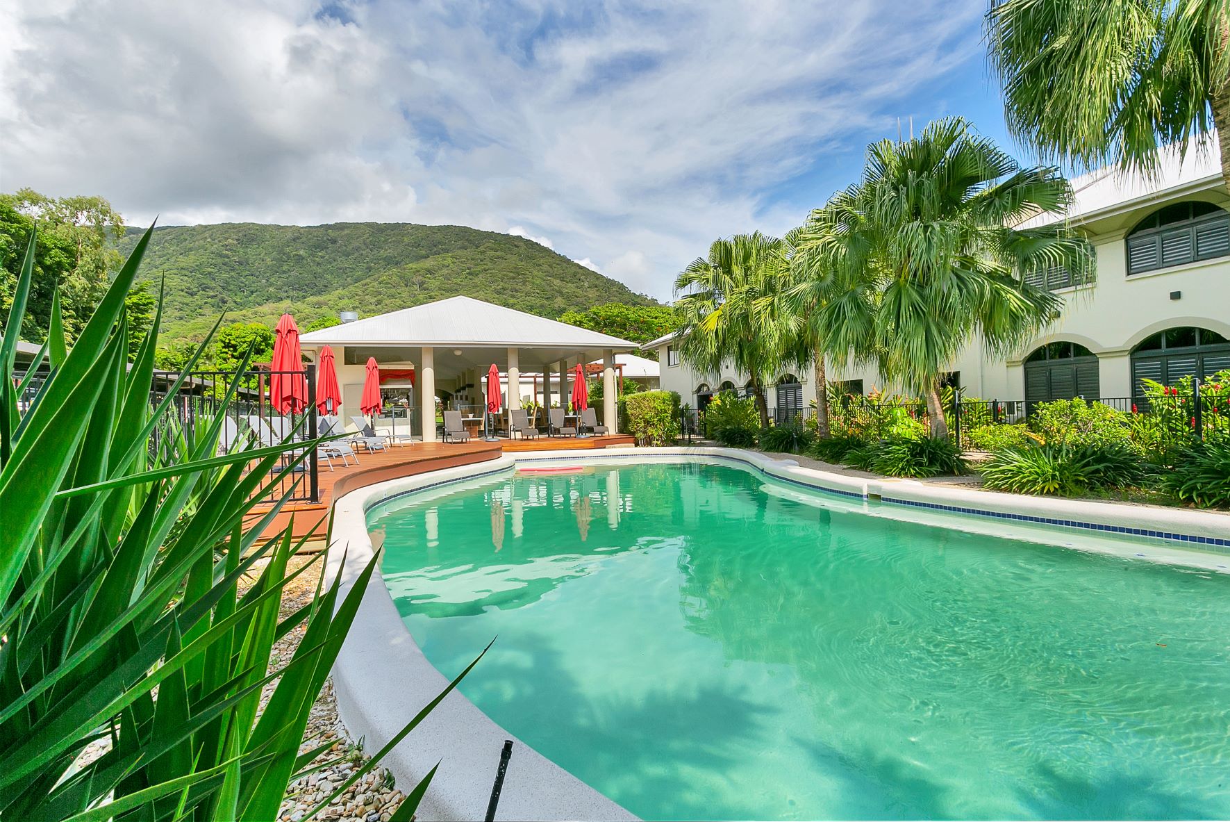 Mango Resort 1 Bedroom with Direct Pool Access 26A