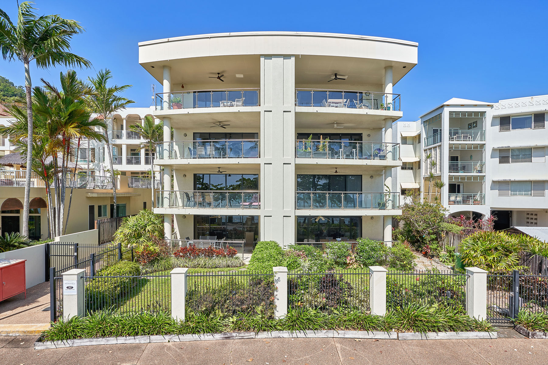 Meridien 3 Bedroom Beachfront Apartment 5 Trinity Beach