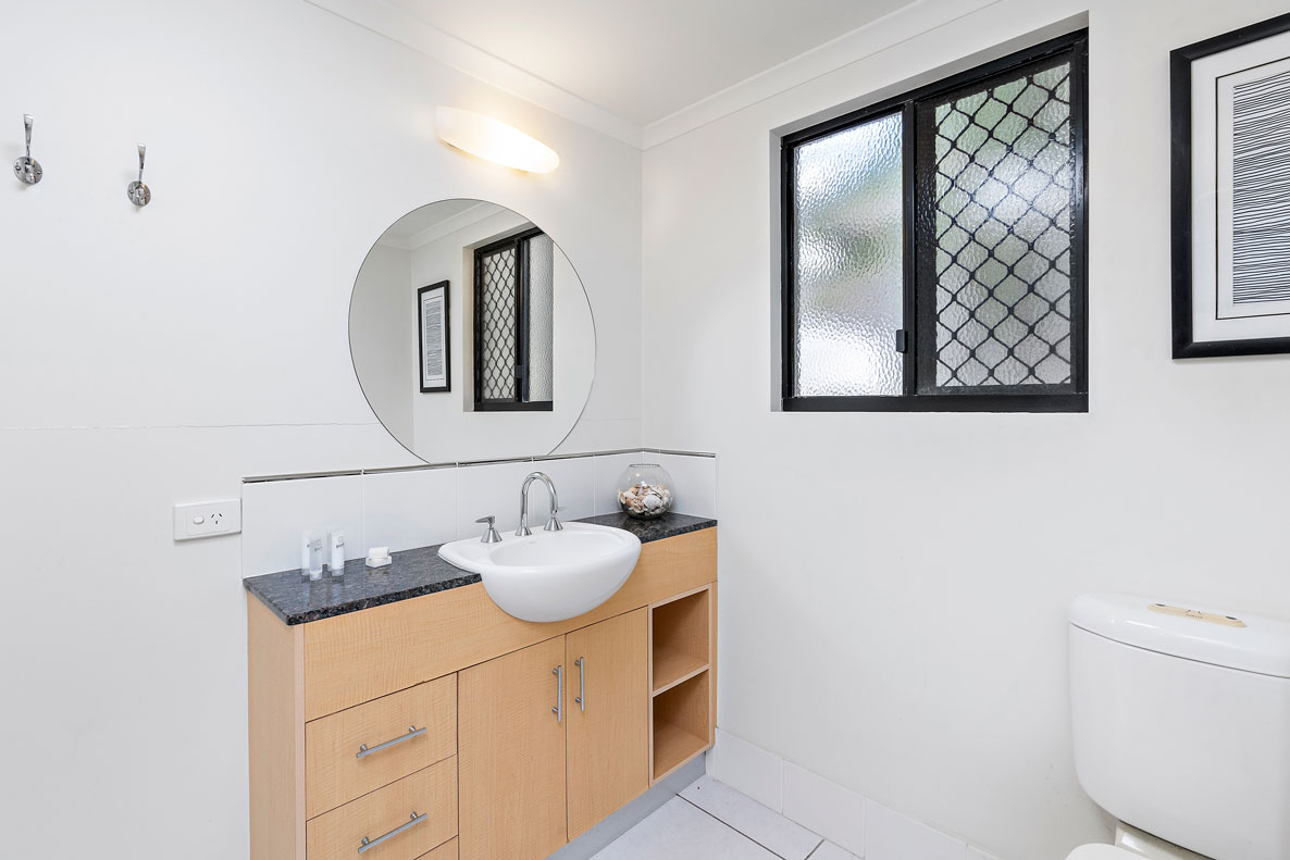 Meridien 3 Bedroom Beachfront Ground Floor Apartment 1 Trinity Beach