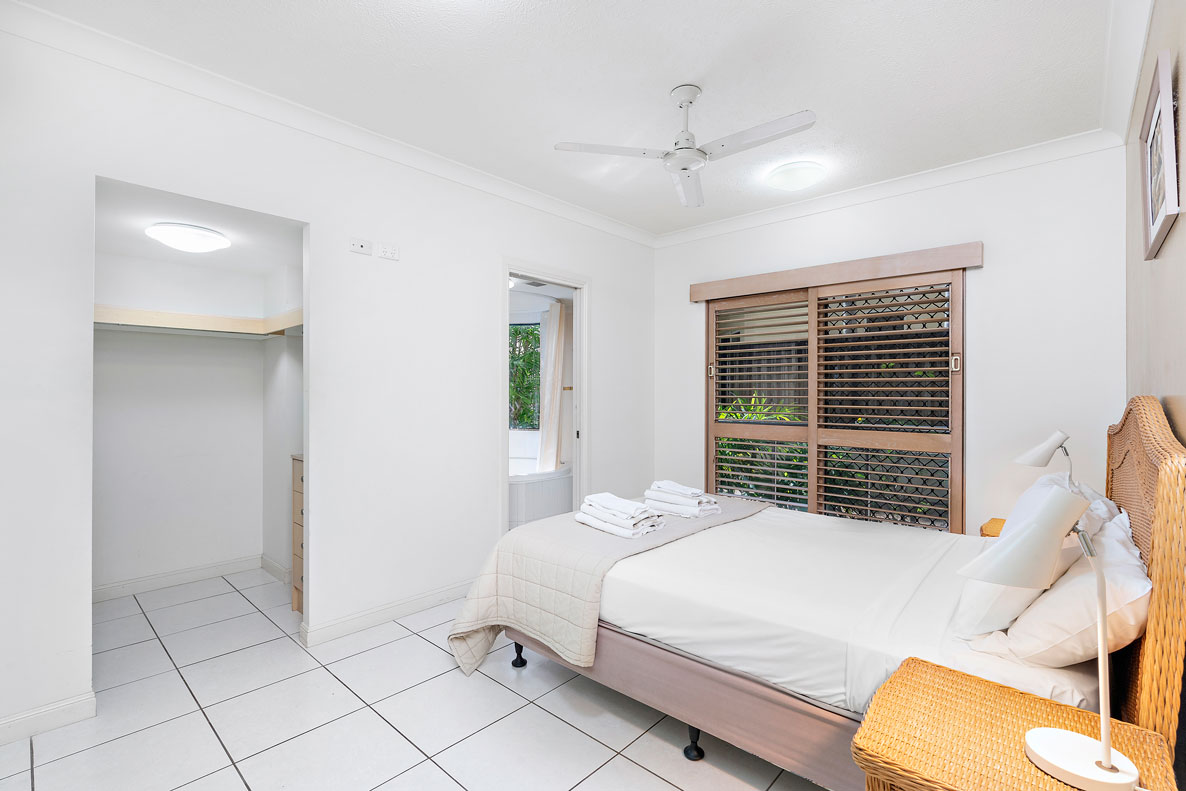 Meridien 3 Bedroom Beachfront Ground Floor Apartment 1 Trinity Beach