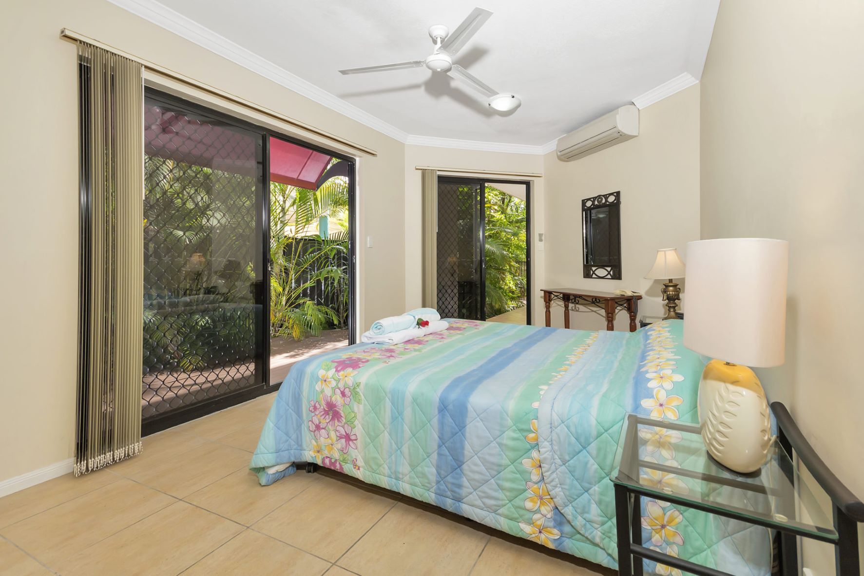 Mediterranean Beachfront Ground Floor Apartment 2