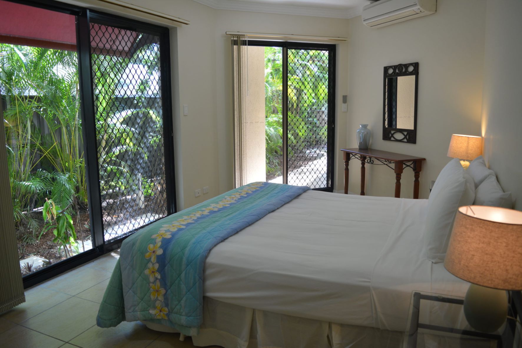 Mediterranean Beachfront Ground Floor Apartment 2