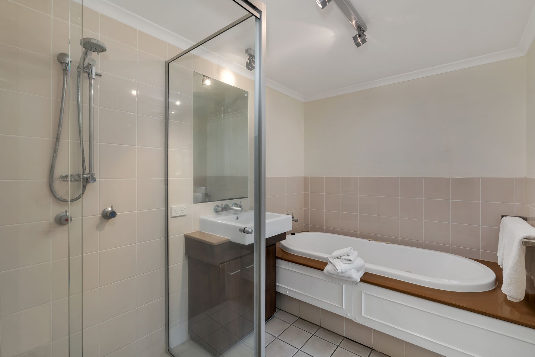 Amphora 1 Bedroom Apartment 222 