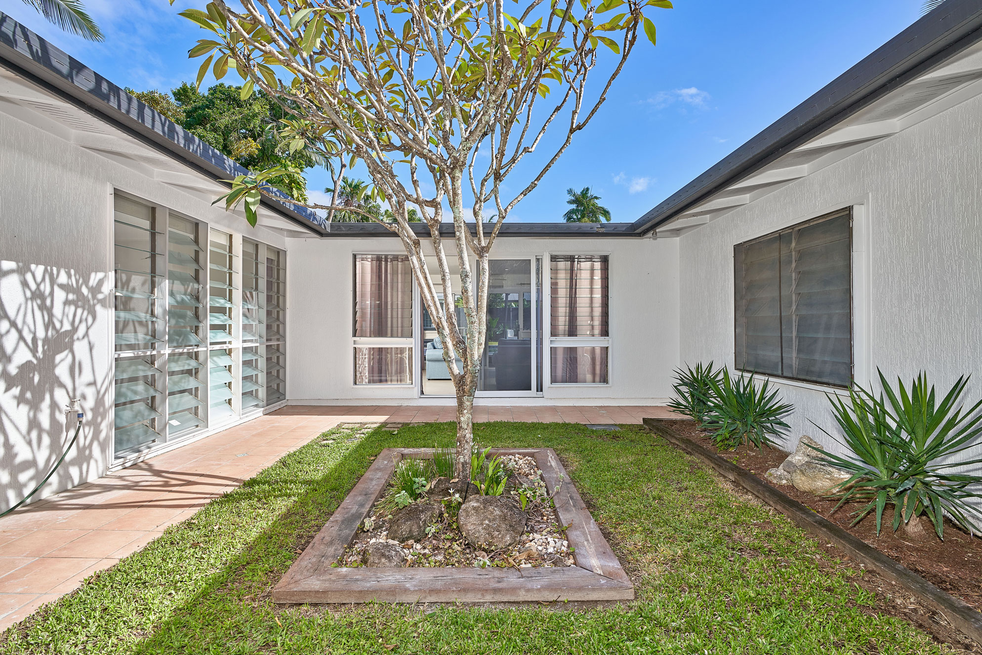 Endeavour Holiday House