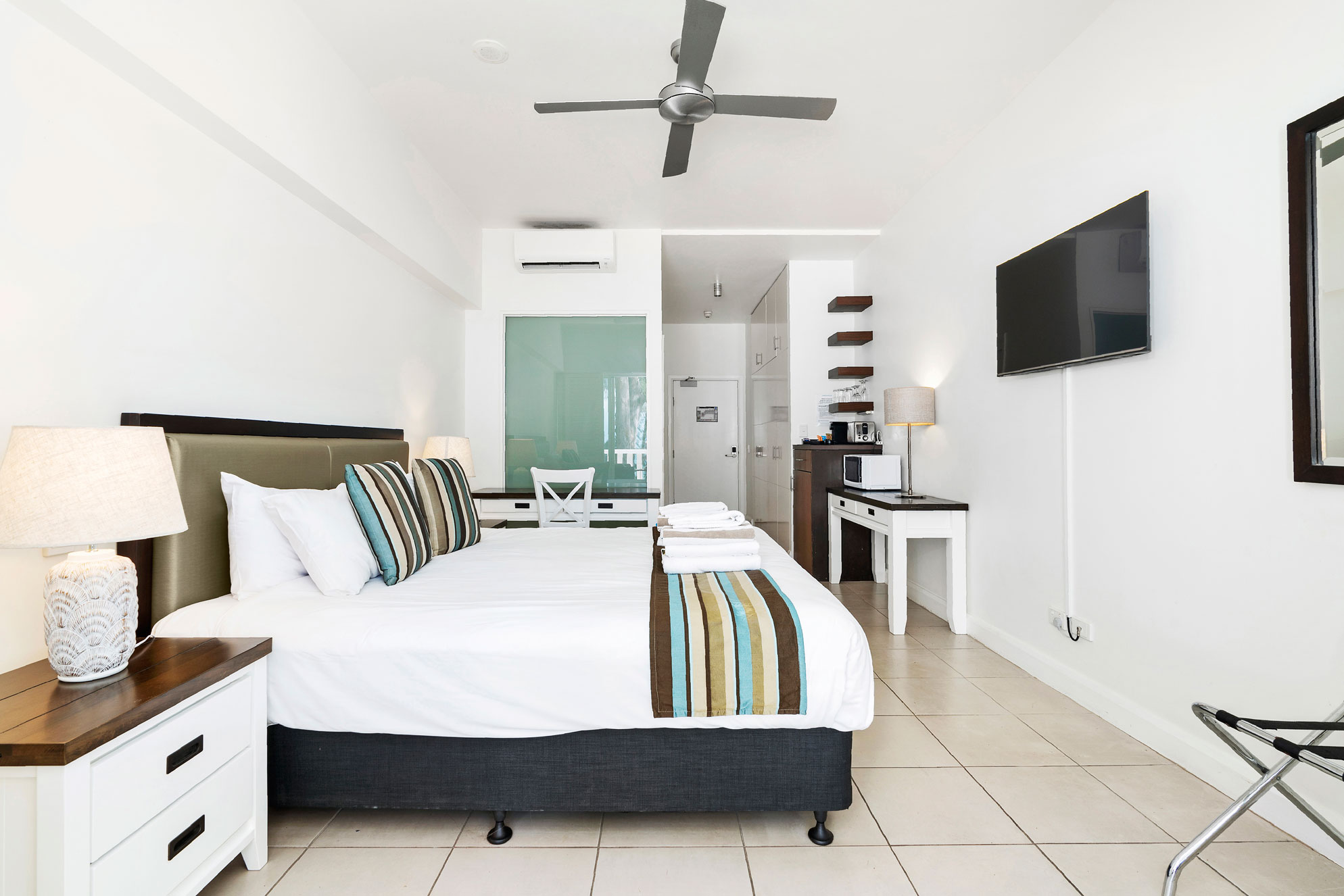 Beach Club Beachfront 3 Bedroom 1423/4