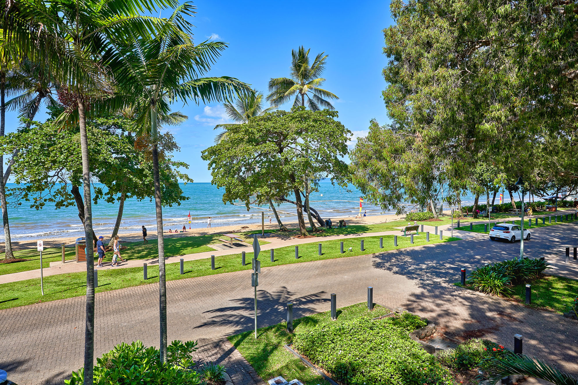 Alassio Beachfront Studio with Ocean Views 201/2