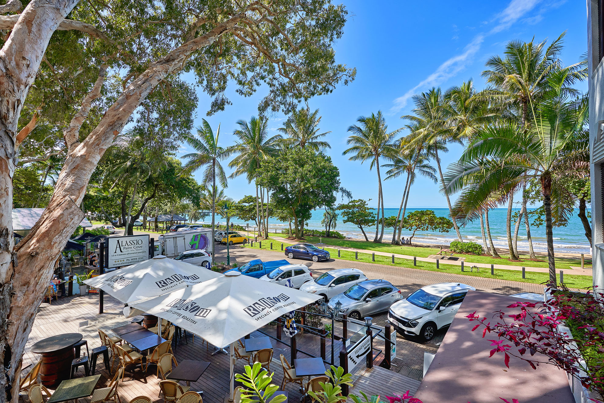Alassio Beachfront Studio with Ocean Views 201/2