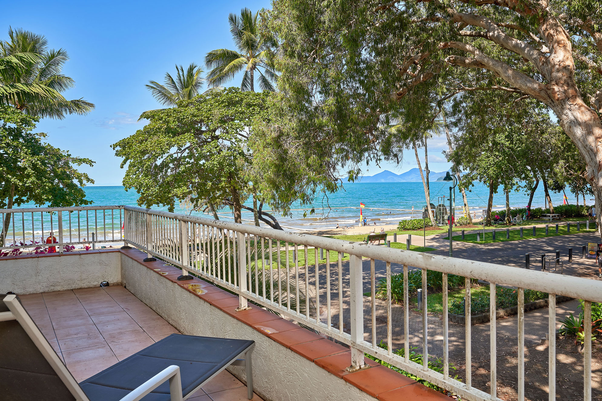 Alassio Absolute Beach Front 1 Bedroom 201/1