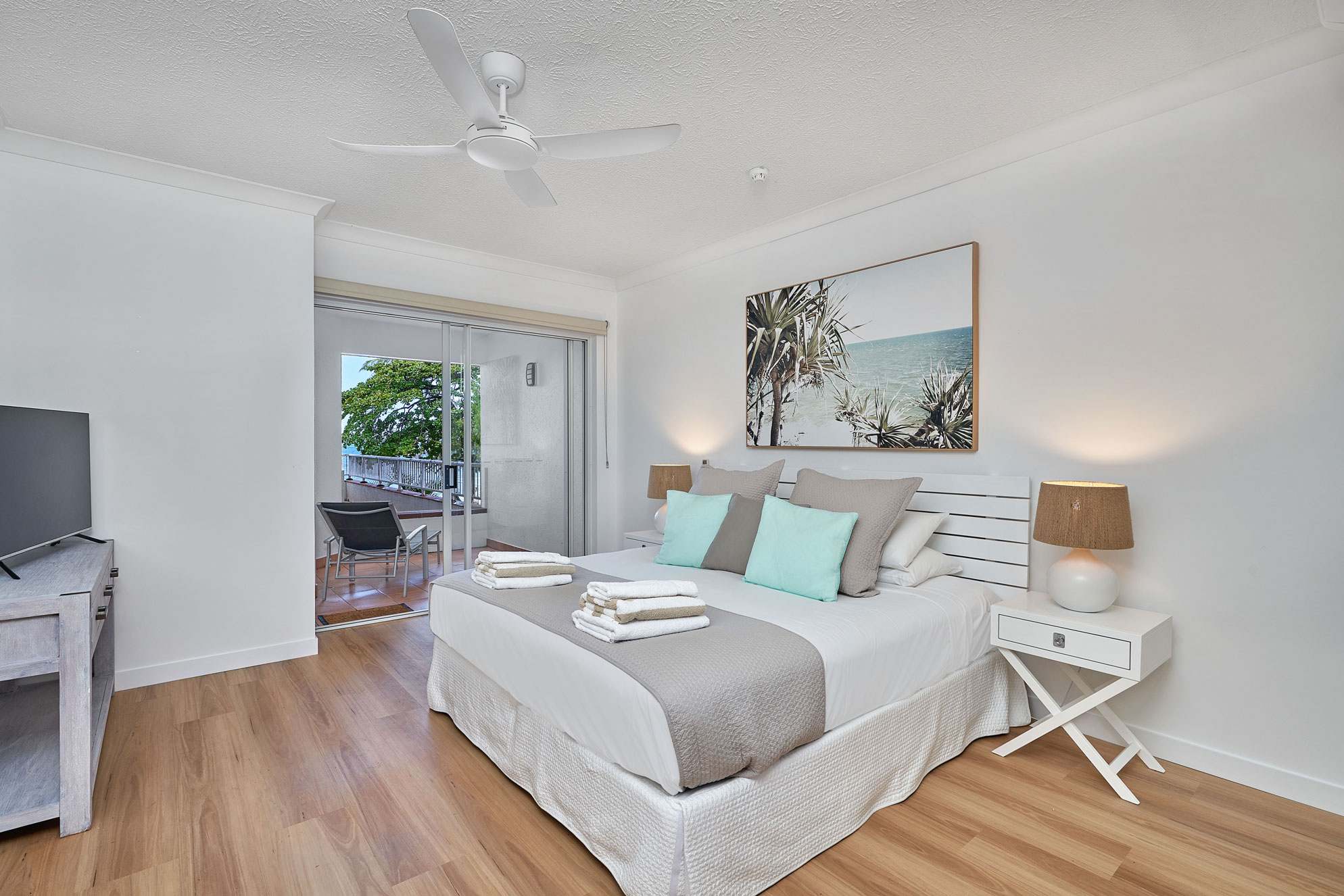 Alassio Absolute Beach Front 2 Bedroom 201