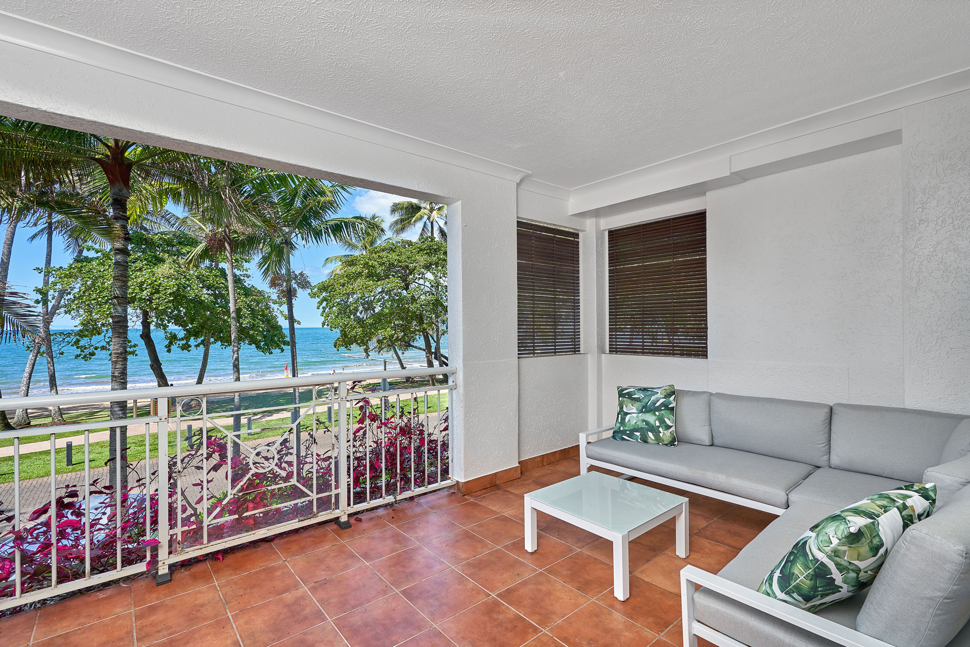Alassio Absolute Beach Front 2 Bedroom 201