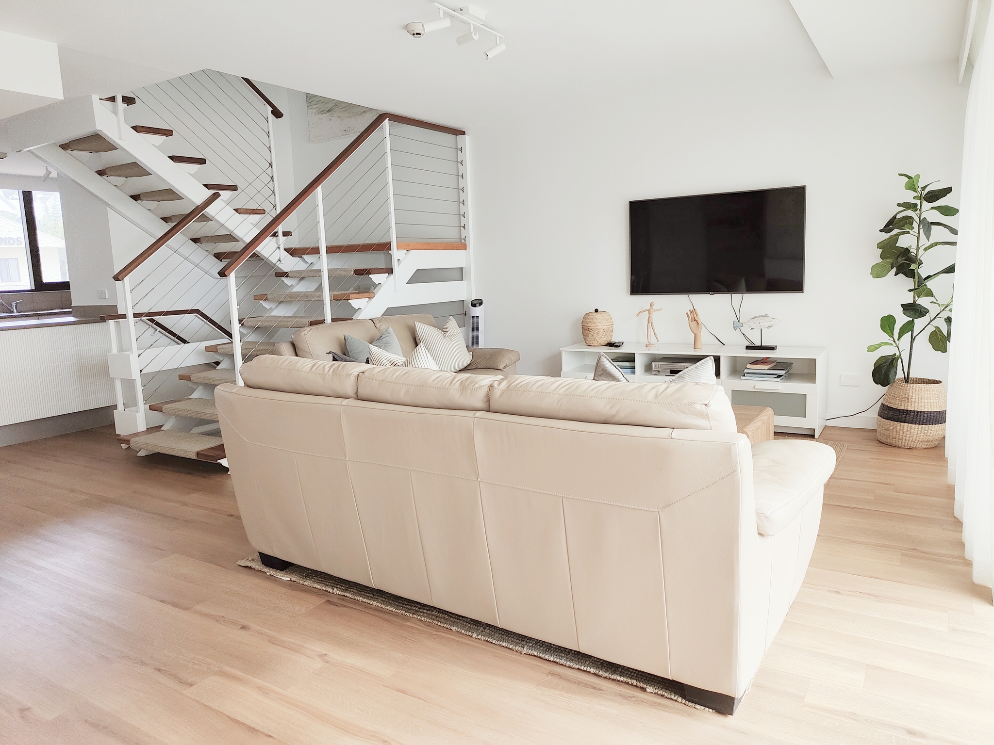 	 Town House 07- Ground level 2 Bedroom 2 Story Townhouse Superior