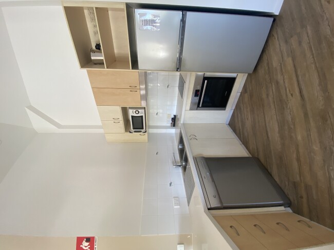 1 Bedroom Street Side